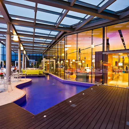 T Hotel 4*